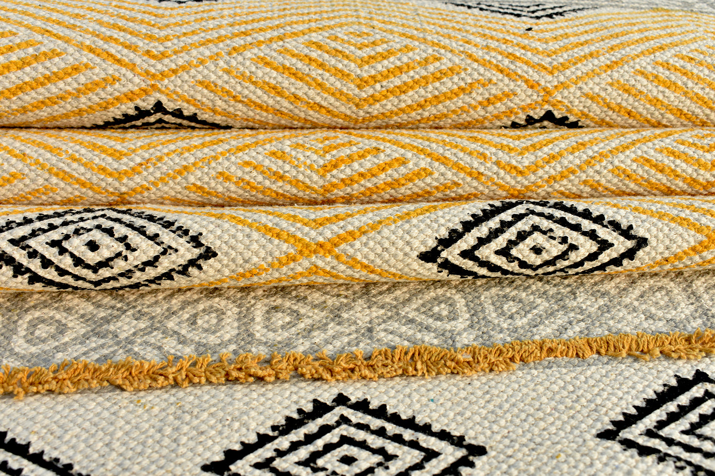 5x8 Feet Indian Cotton Rug Yellow Gold Rug Handmade Cotton Tuft Rug Indoor Patio Rug Outdoor Wall Hanging Rug Hand Block Print Rug