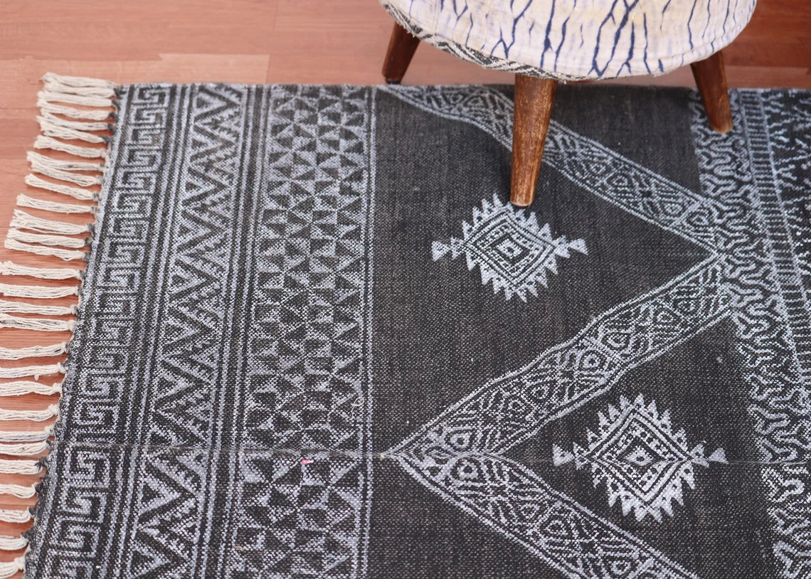 8x10 feet Indian cotton rug Grey black rug Traditional rug Floor rug Boho patio rug Moroccan rug Rug for bedroom Pure cotton rug Custom rug